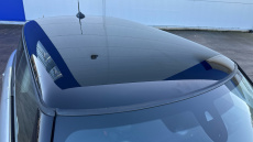 MINI Hatchback 1.5 Cooper Classic Premium 3dr Petrol Hatchback